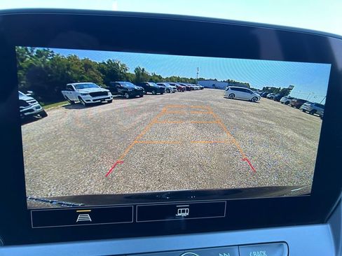 Used 2025 Chevrolet Blazer LT AWD/4WD image 32
