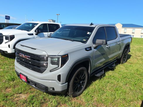Used 2024 GMC Sierra 1500 Elevation AWD/4WD image 3