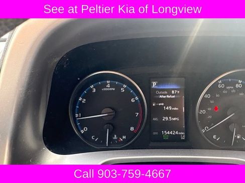 Used 2018 Toyota RAV4 LE FWD image 12