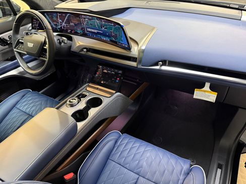 New 2026 Cadillac Vistiq Premium Luxury AWD/4WD image 53
