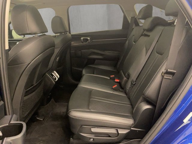 Used 2023 Kia Sorento S w/ Panoramic Sunroof Package FWD image 9