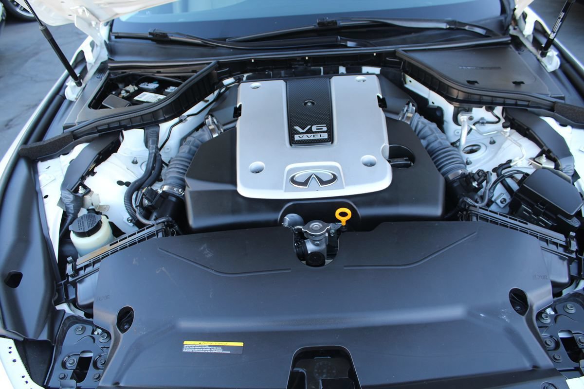 Used 2015 INFINITI Q50 Premium w/ Navigation Package RWD image 32
