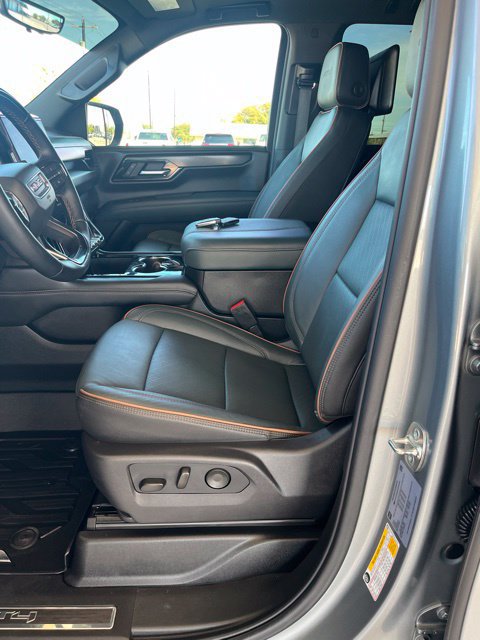 Used 2026 GMC Yukon XL AT4 w/ AT4 Premium Plus Package AWD/4WD image 17
