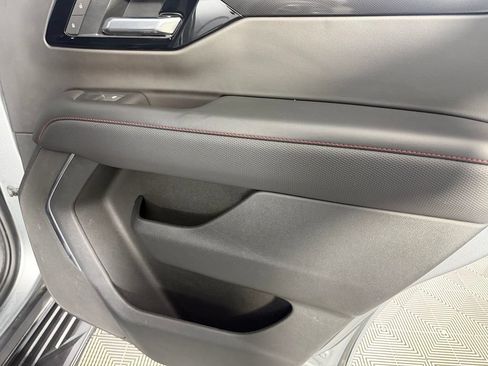 Used 2025 Chevrolet Tahoe RST RWD image 32