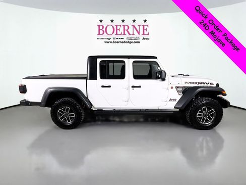 Used 2024 Jeep Gladiator Mojave w/ Convenience Group image 8