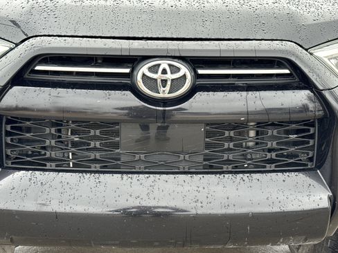 Used 2020 Toyota 4Runner SR5 image 9