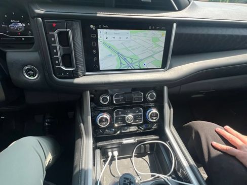 Used 2022 GMC Yukon Denali AWD/4WD image 14