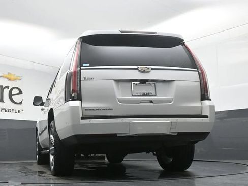 Used 2017 Cadillac Escalade Luxury AWD/4WD image 61