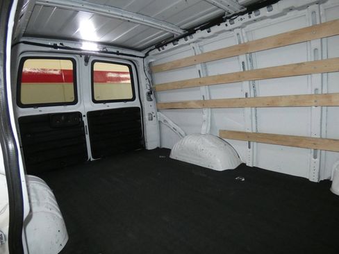 Used 2023 Chevrolet Express 2500 w/ Driver Convenience Package image 21