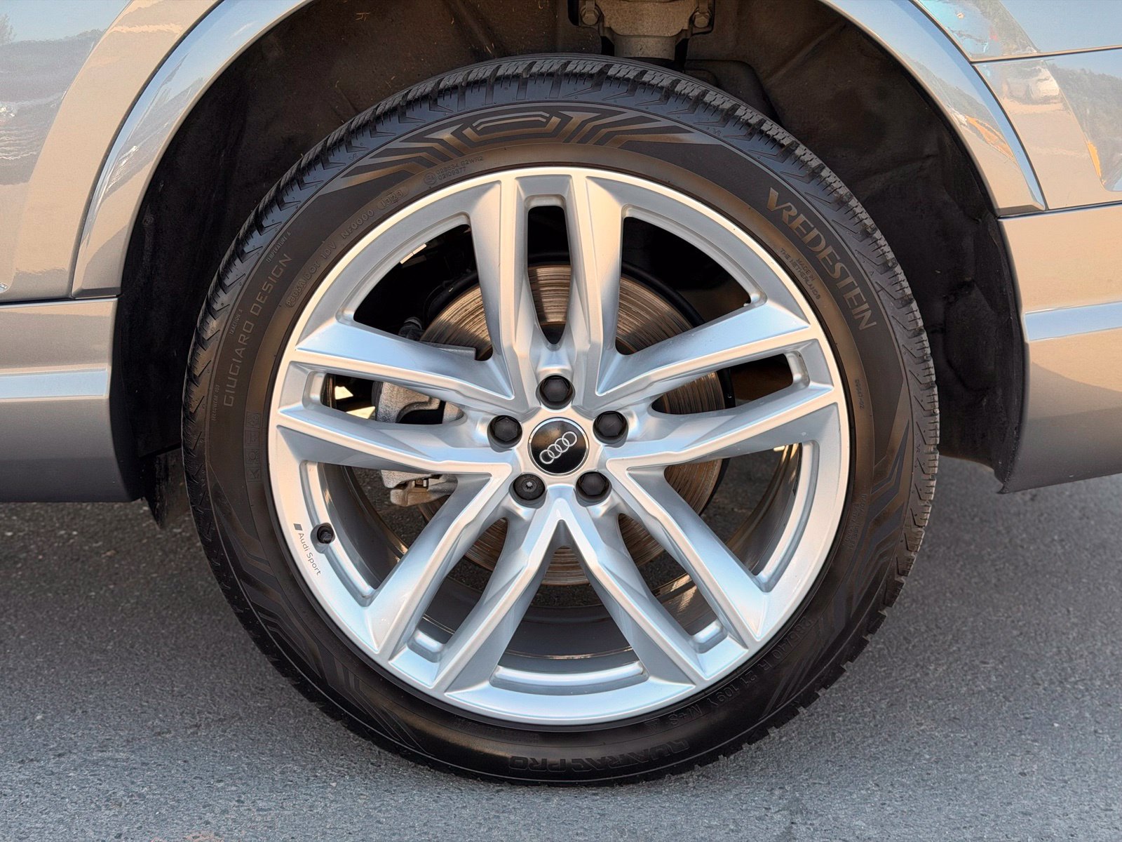 Used 2018 Audi Q7 3.0T Prestige w/ Prestige Package AWD/4WD image 18
