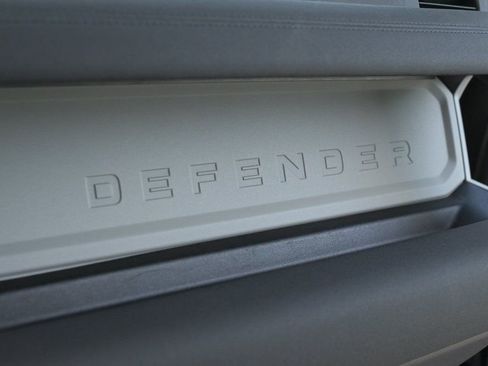 Used 2021 Land Rover Defender 110 SE image 40