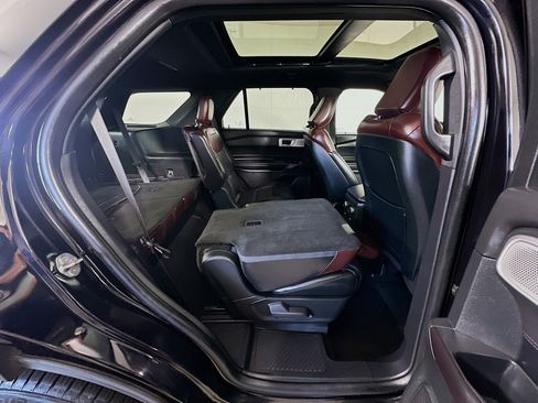 Used 2020 Ford Explorer Platinum w/ Premium Technology Package AWD/4WD image 28