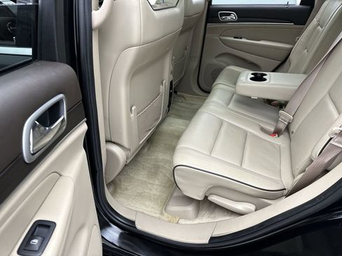 Used 2018 Jeep Grand Cherokee Overland AWD/4WD image 23
