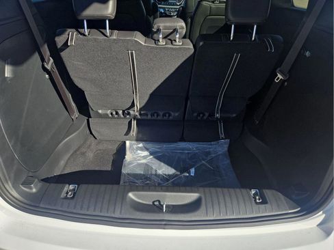 New 2026 Chrysler Pacifica Select image 21