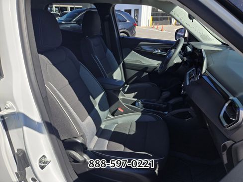 Used 2025 Chevrolet TrailBlazer LT image 20