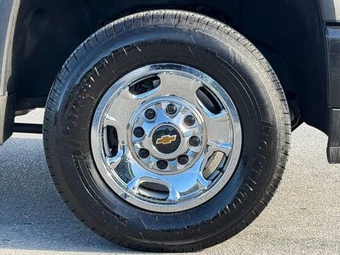 Used 2024 Chevrolet Silverado 2500 W/T image 18