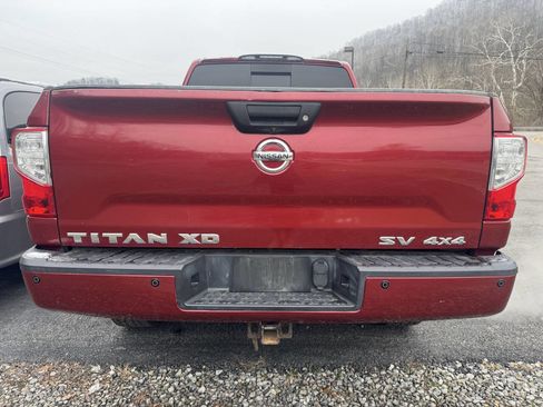 Used 2018 Nissan Titan SV w/ SV Convenience Package image 3