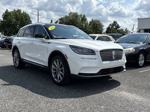 Used 2022 Lincoln Corsair AWD w/ Premium Package image 9