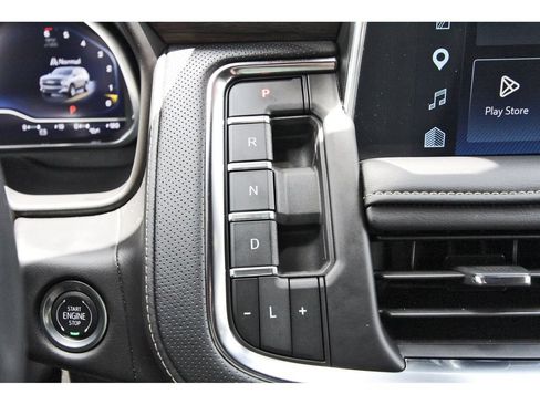 Used 2024 Chevrolet Suburban Premier RWD image 16