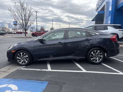 Used 2018 Honda Civic EX image 2