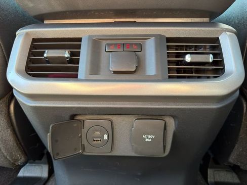 Used 2021 Ford F150 Lariat w/ Equipment Group 502A High AWD/4WD image 18