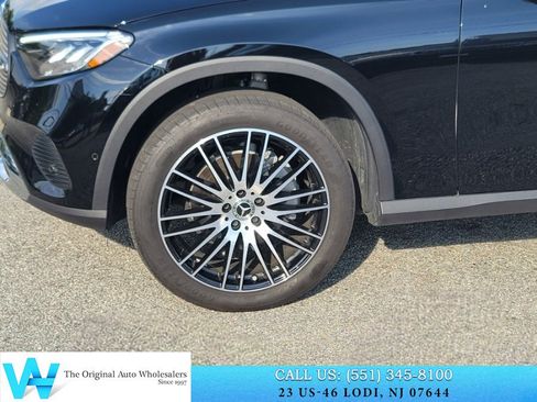 Used 2025 Mercedes-Benz GLC 300 4MATIC image 17