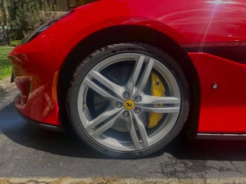 Used 2019 Ferrari Portofino RWD image 9