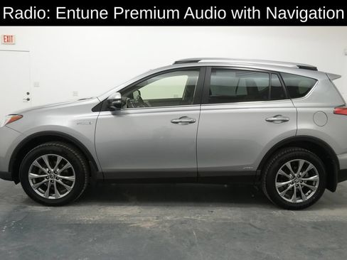 Used 2018 Toyota RAV4 Limited AWD/4WD image 4