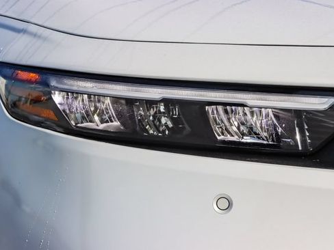 Used 2024 Honda Accord Touring image 12
