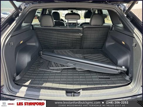 Used 2022 Volkswagen Atlas Cross Sport SEL AWD/4WD image 11
