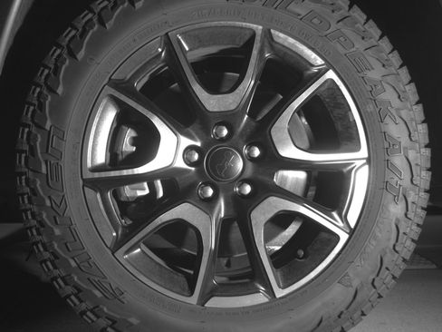 Used 2025 Jeep Compass Trailhawk AWD/4WD image 12