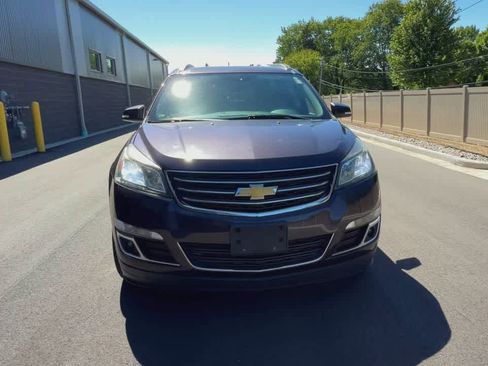 Used 2015 Chevrolet Traverse LT w/ Style and Technology Package FWD image 3