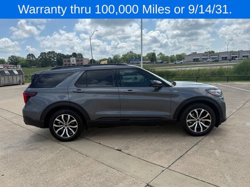 Certified 2025 Ford Explorer ST-Line RWD image 4