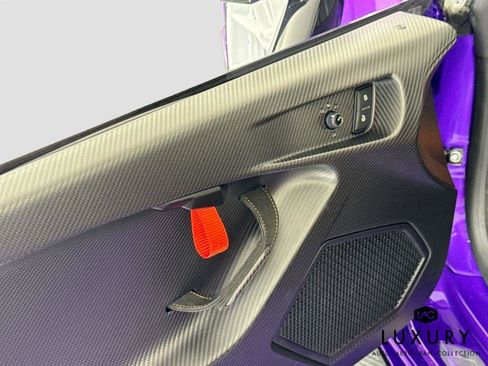 Used 2023 Lamborghini Huracan Tecnica image 5