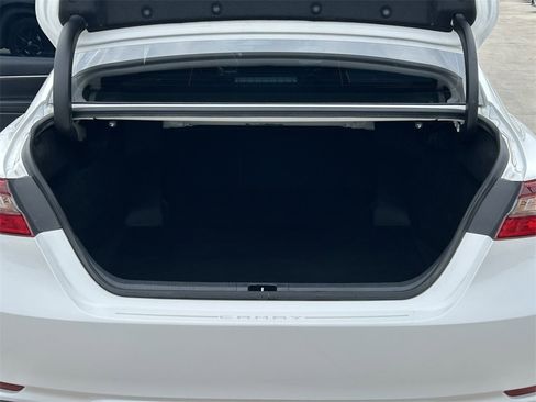 Used 2023 Toyota Camry SE image 13