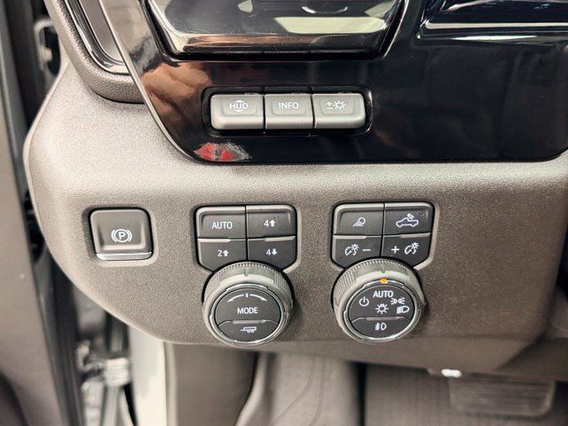 Certified 2025 Chevrolet Silverado 2500 ZR2 w/ Technology Package AWD/4WD image 14