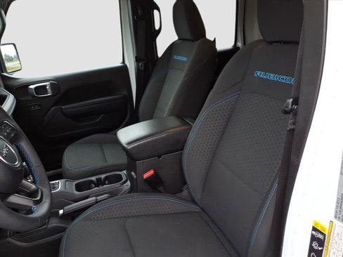 Used 2024 Jeep Wrangler Unlimited Rubicon 4xe image 15
