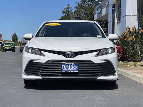 Used 2024 Toyota Camry LE FWD image 4