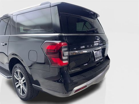 Used 2022 Ford Expedition Max Limited image 19