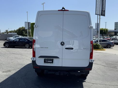 New 2025 Mercedes-Benz Sprinter 2500 image 10