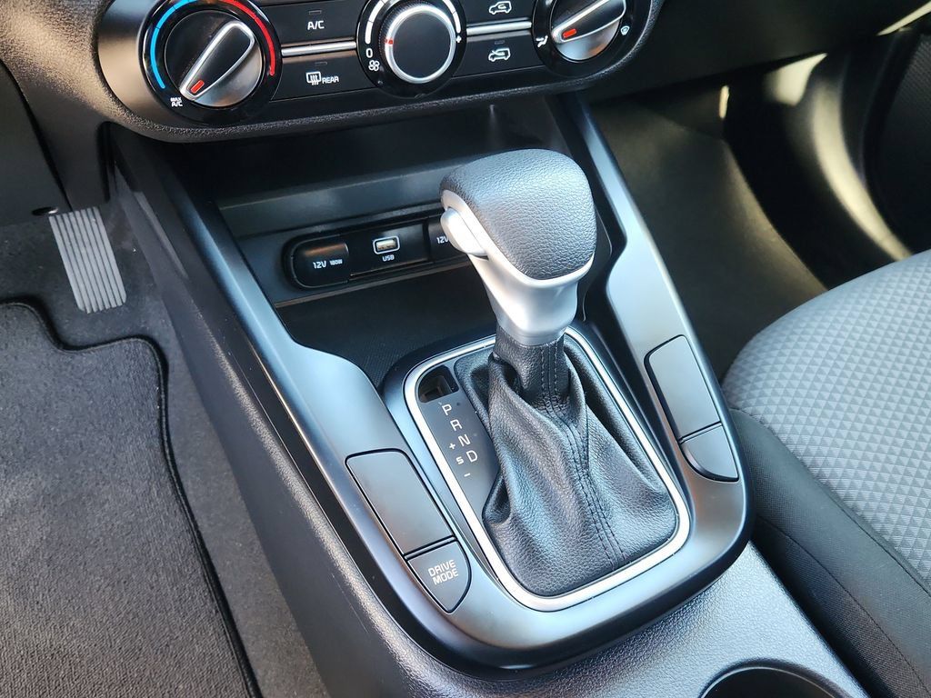 Used 2025 Kia Soul LX w/ LX Technology Package FWD image 20
