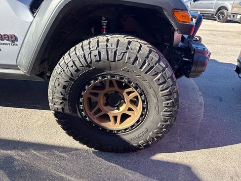 Used 2022 Jeep Gladiator Rubicon w/ Trailer Tow Package image 4