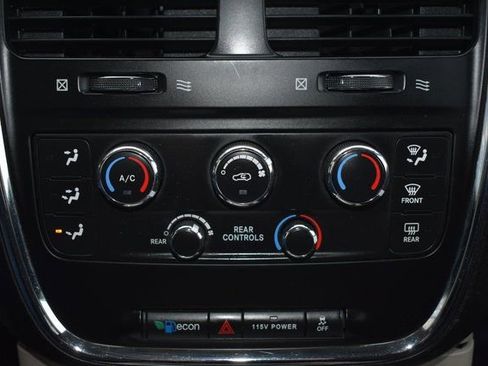 Used 2013 Dodge Grand Caravan SXT w/ Rear Park Assist Pkg image 26