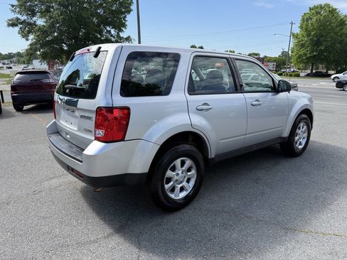 Used 2010 MAZDA Tribute i Sport image 5