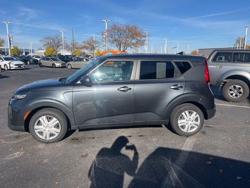 Used 2020 Kia Soul LX image 3