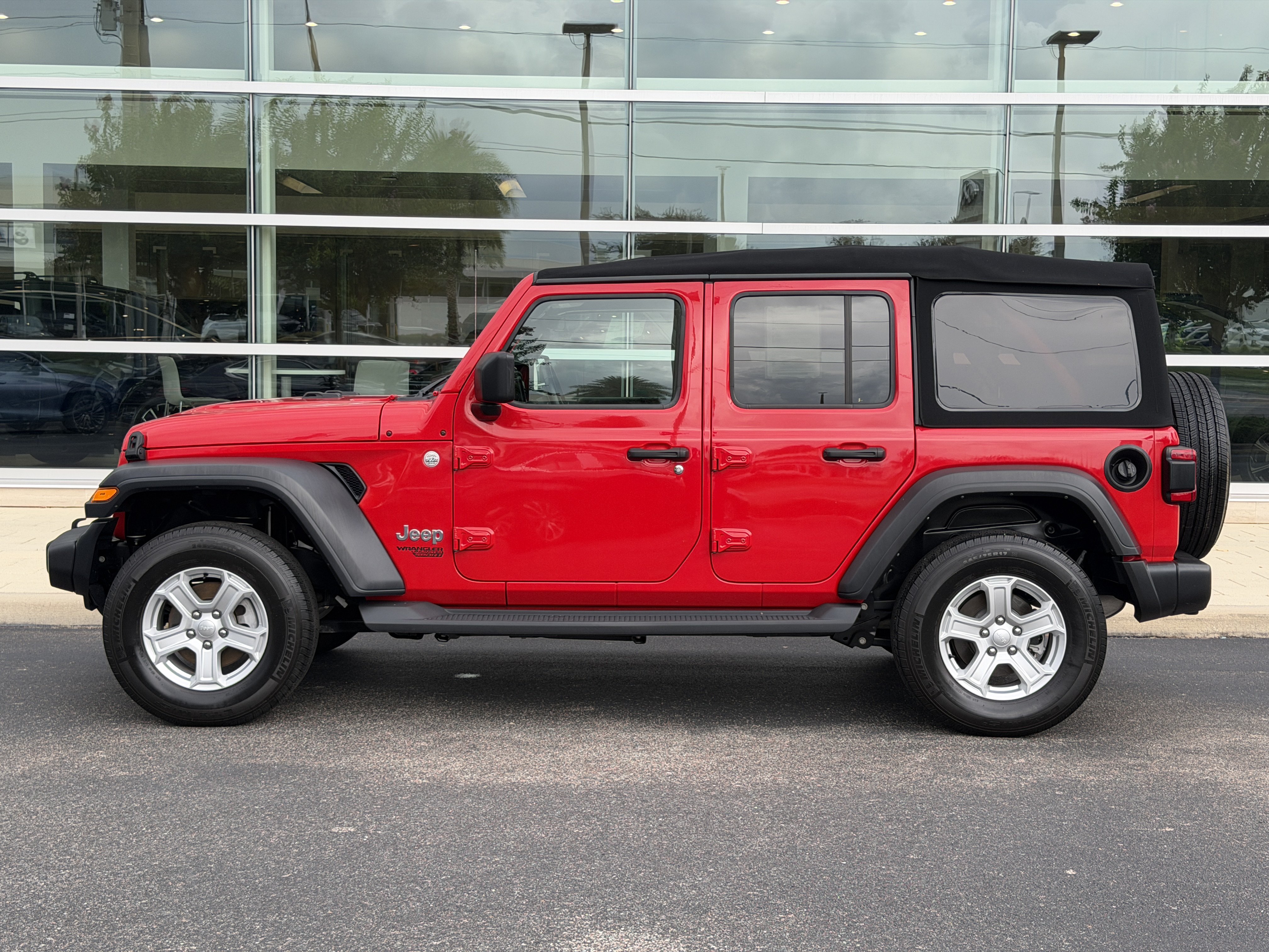 Used 2020 Jeep Wrangler Unlimited Sport S AWD/4WD image 4