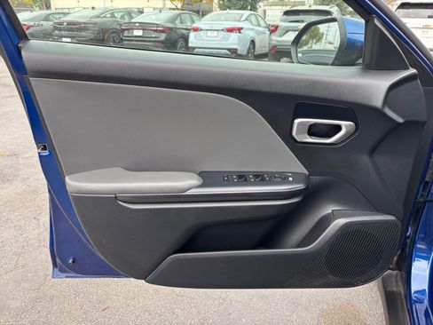 Used 2025 Kia K4 LXS image 18