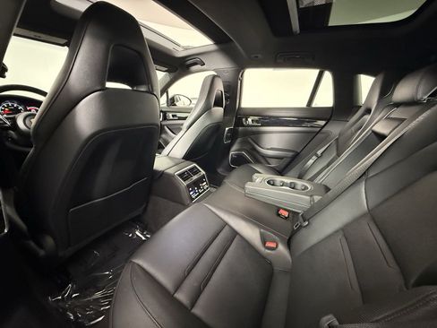 Used 2022 Porsche Panamera 4 w/ Premium Package AWD/4WD image 44