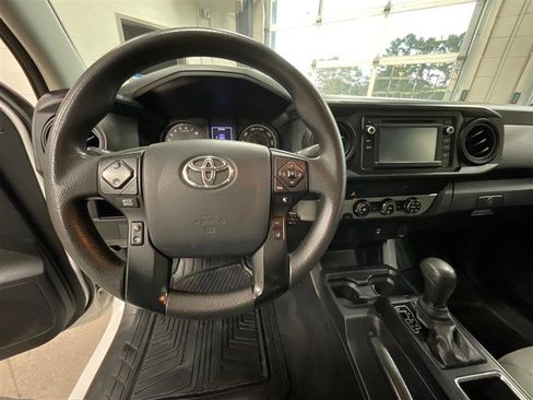 Used 2019 Toyota Tacoma SR image 15