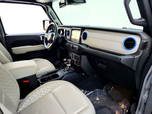 Used 2023 Jeep Wrangler Sahara image 22